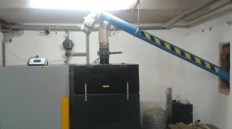 šnekový dopravník na uhlí, pelety, obilí, drtě, sypký materiál