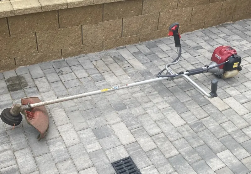 Čtyřtaktní křovinořez Oleo Mac